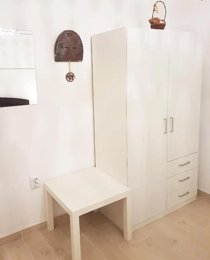 Apartmani Crikvenica 30098 - Dijana 0*,